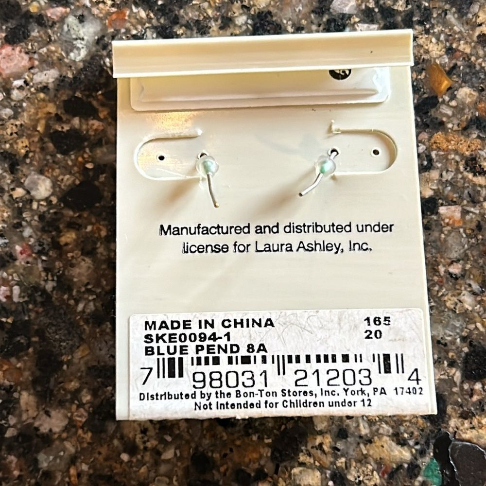 NEW 2 Pair Kenneth Cole and Laura Ashley Earrings Sets - Picture 5 of 6